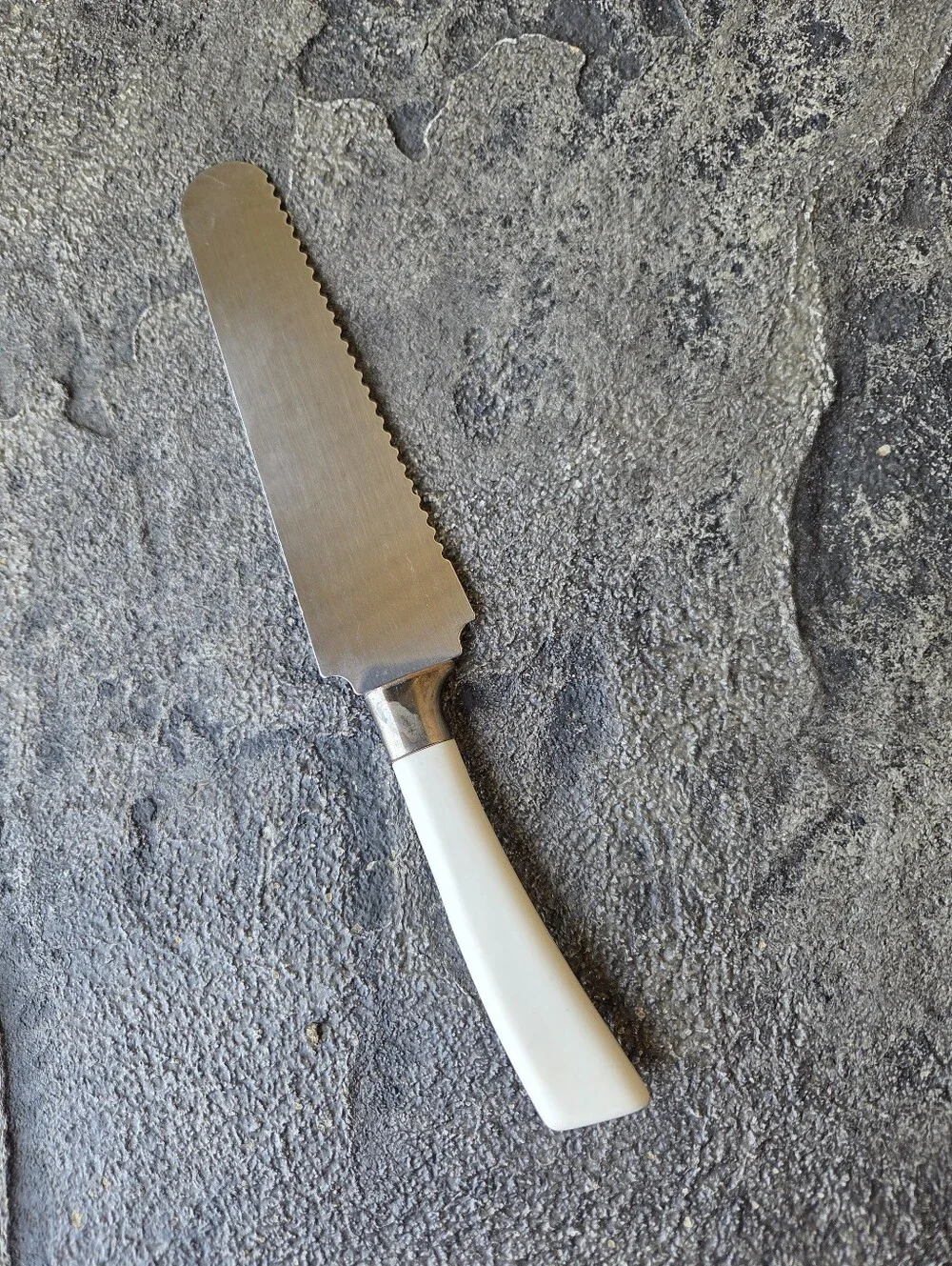 Lifetime Cutlery elegant cheese